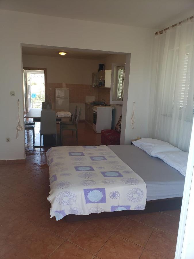 Apartmani Ciklic Dobropoljana Экстерьер фото